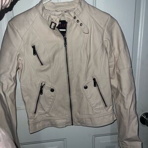 New Delia’s Jacket ✨